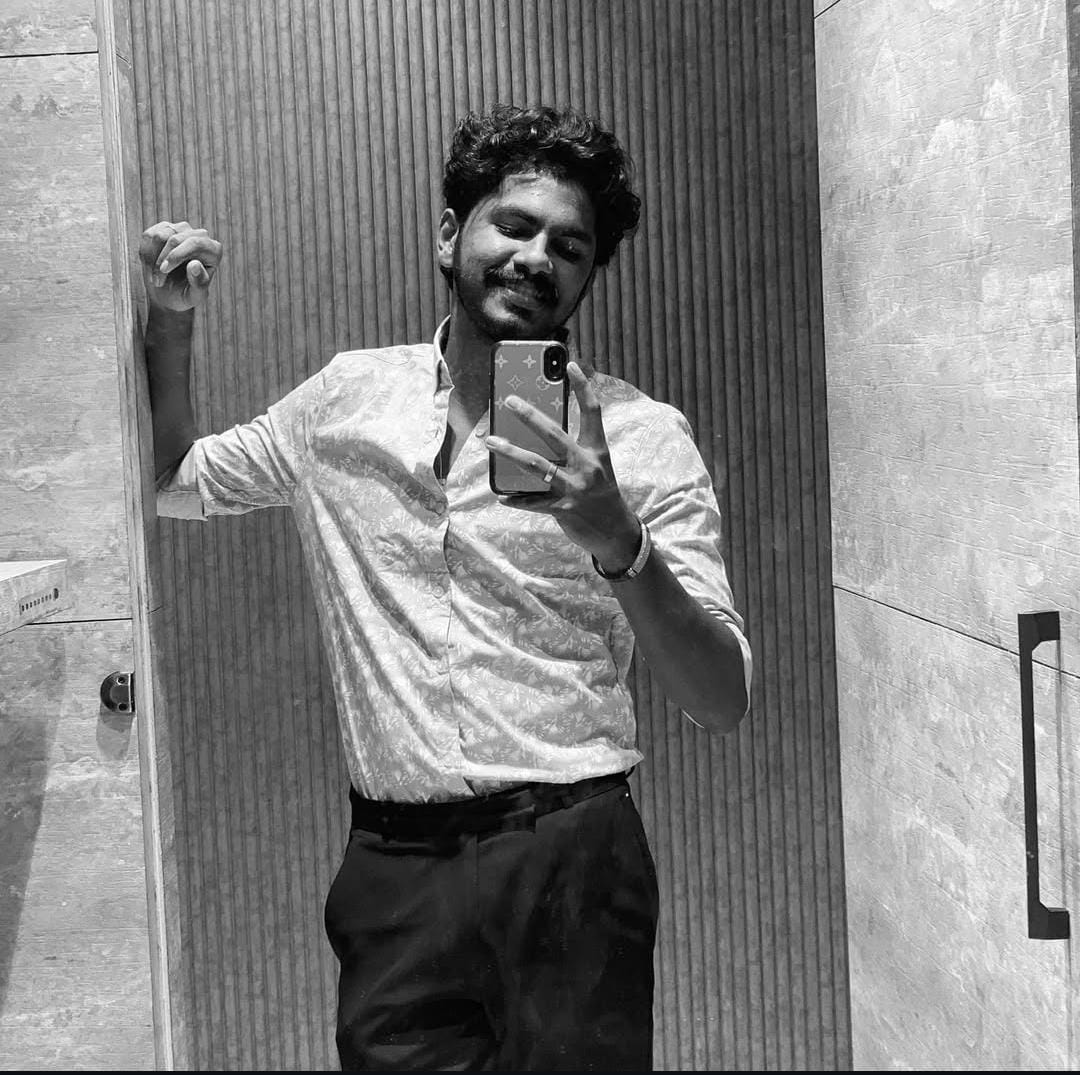 Muhammad Rashid Senior Graphic Designer